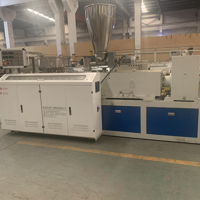 Καλή τιμή. 250kg/H προσαρμοσμένο τάση PVC κόκκων Pelletizing η κωνική δίδυμη βίδα γραμμών σε απευθείας σύνδεση