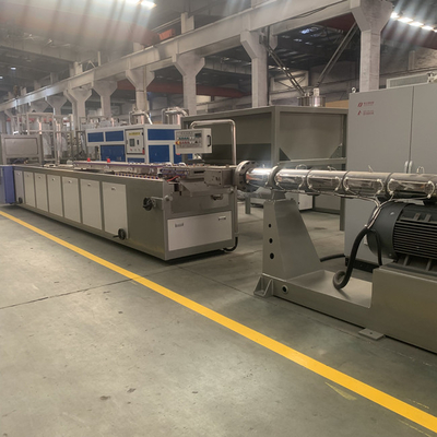 Καλή τιμή. Διπλή βίδα παραγωγής σχεδιαγράμματος πορτών παραθύρων PVC UPVC WPC σε απευθείας σύνδεση