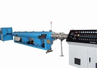 Good price αυτοκίνητο 1600mm που ταΐζει στη ζαρωμένη γραμμή εξώθησης σωλήνων PE τον ενιαίο τοίχο σε απευθείας σύνδεση