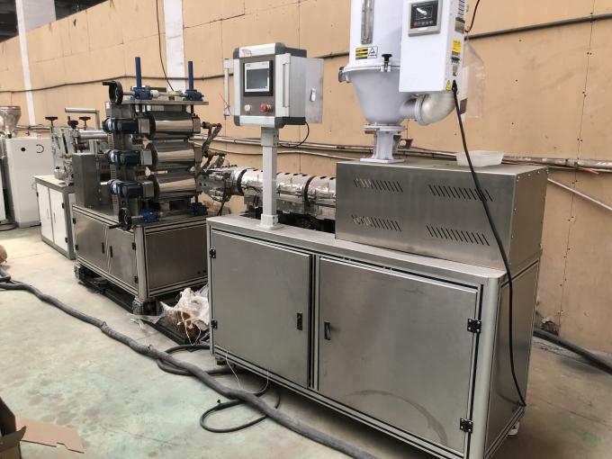 Μίνι πλαστική μηχανή 200kg/H εξωθητών φύλλων εργαστηριακών τύπων 1