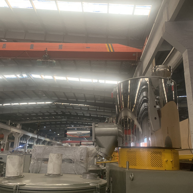 Θερμαντική ικανότητα μηχανών 200kg/h αναμικτών PVC ψύξης κάθετη 2