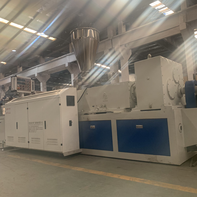 400kg/H κωνική δίδυμη γραμμή εξώθησης βιδών πλαστική 2