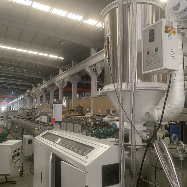 γραμμή παραγωγής σωλήνων 1600mm πλαστική για το σύστημα αποξηράνσεων 0
