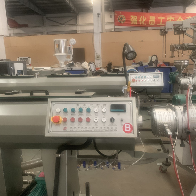 180kg/H Hdpe κενή διαμόρφωση μηχανών εξώθησης γραμμών παραγωγής εξωθητών σωλήνων 5