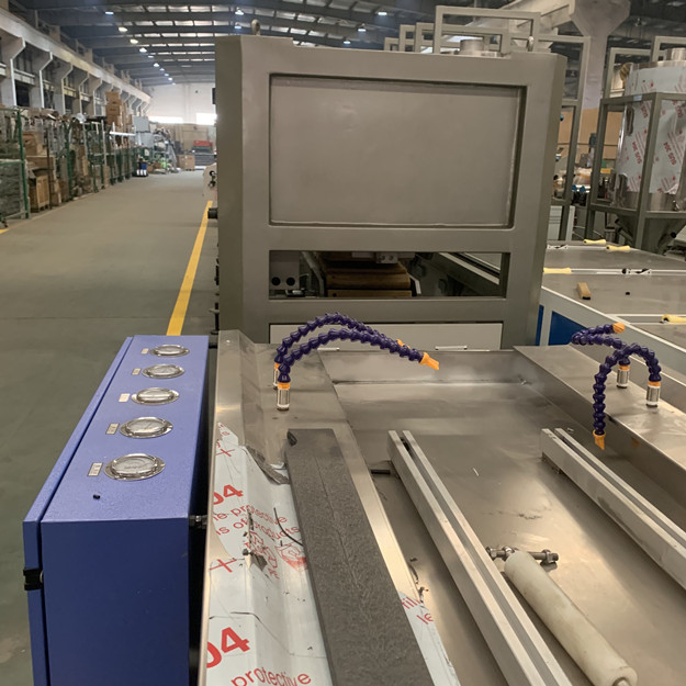 80kg/H 1200mm ξύλινη πλαστική κωνική δίδυμη βίδα γραμμών παραγωγής πινάκων WPC 1