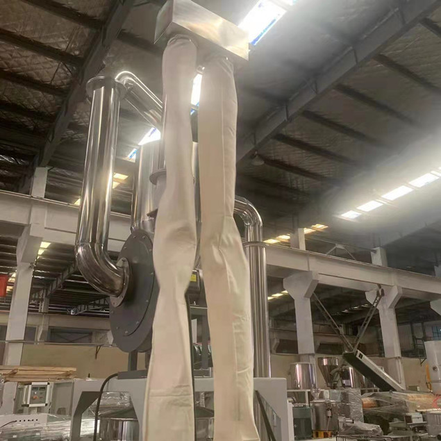 PE PVC PP που αλέθει την πλαστική Pulverizer 1000kg/H μύλων απόδειξη διαρροής σκόνης 1