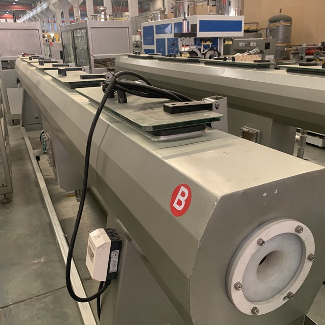 PLC 630mm κενή διαμόρφωση γραμμών παραγωγής σωλήνων πολυαιθυλενίου PPR 3