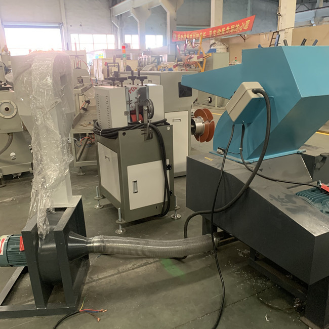 μηχανή 1300kg/H θραυστήρων PVC πάχους τοίχων 10mm χαμηλού θορύβου 5
