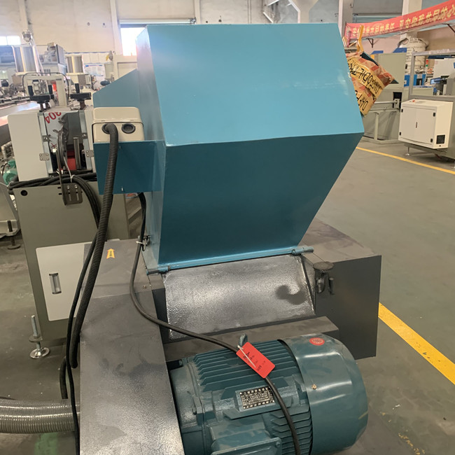 μηχανή 1300kg/H θραυστήρων PVC πάχους τοίχων 10mm χαμηλού θορύβου 3